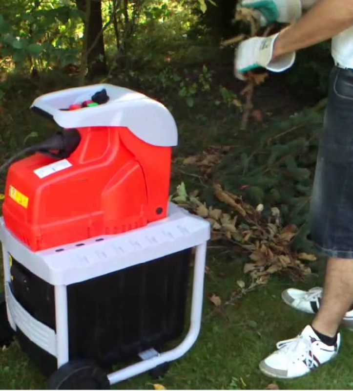Broyeur à végétaux électrique  branche < 4cm