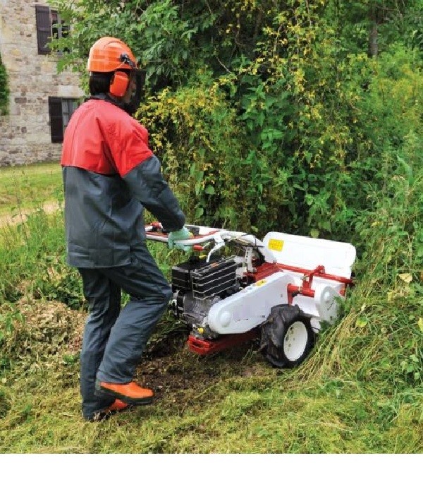 Tondeuse-broyeuse à fléaux tractée (girobroyeur) 13CV largeur 65cm
